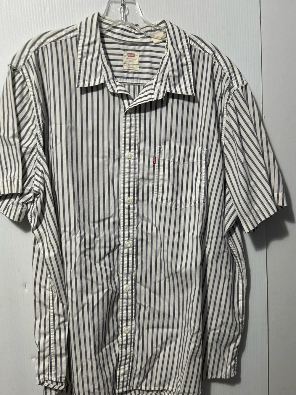 Levi's White and Navy Vertical Stripe Short-Sleeve Button-Up Shirt